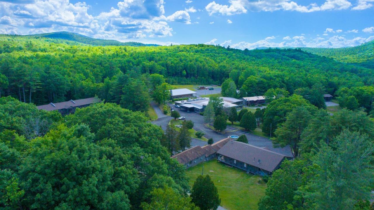 Roaring Brook Ranch Resort Lake George Exterior foto