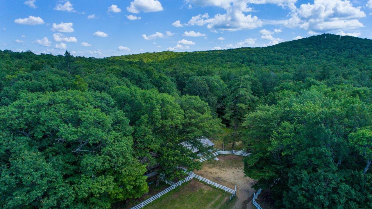 Roaring Brook Ranch Resort Lake George Exterior foto