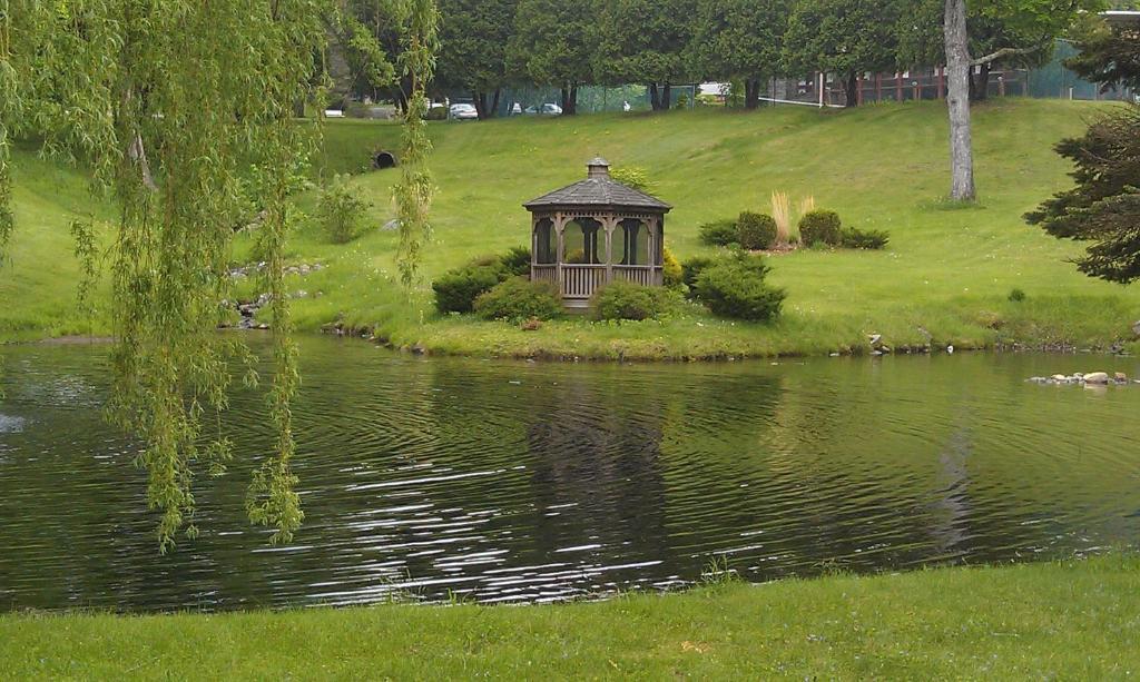 Roaring Brook Ranch Resort Lake George Exterior foto